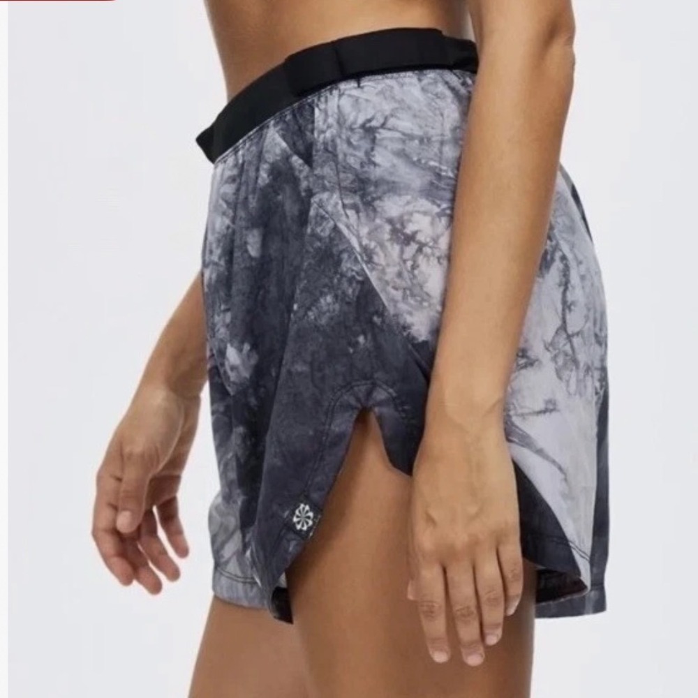 Nike Trail Repel Womens Running Shorts Tie Dye Black Grey DX1021-010 Small
